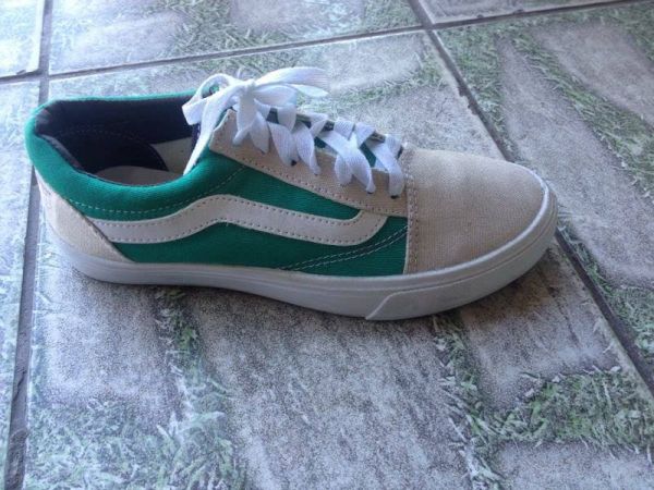 Vans "Off The Wall" Bege com listra